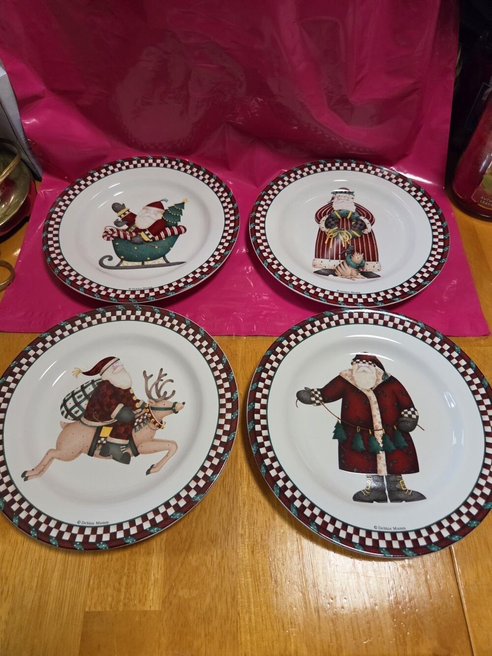 Set of 4 Sakura Santa 8" Dessert Salad Plates Debbie Mumm Christmas Holiday